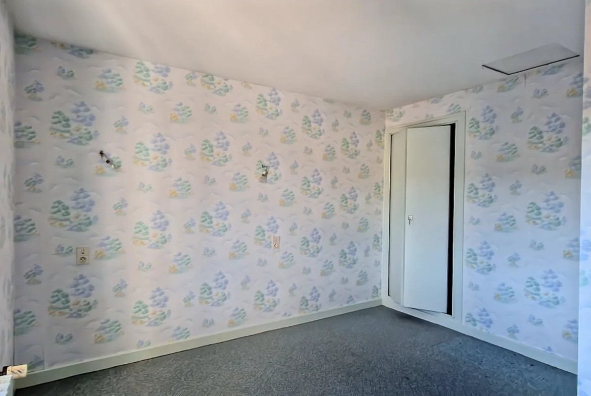 Maison de caractère de 3 niveaux avec 6 chambres, garage et jardin à Leyme dans le Lot 