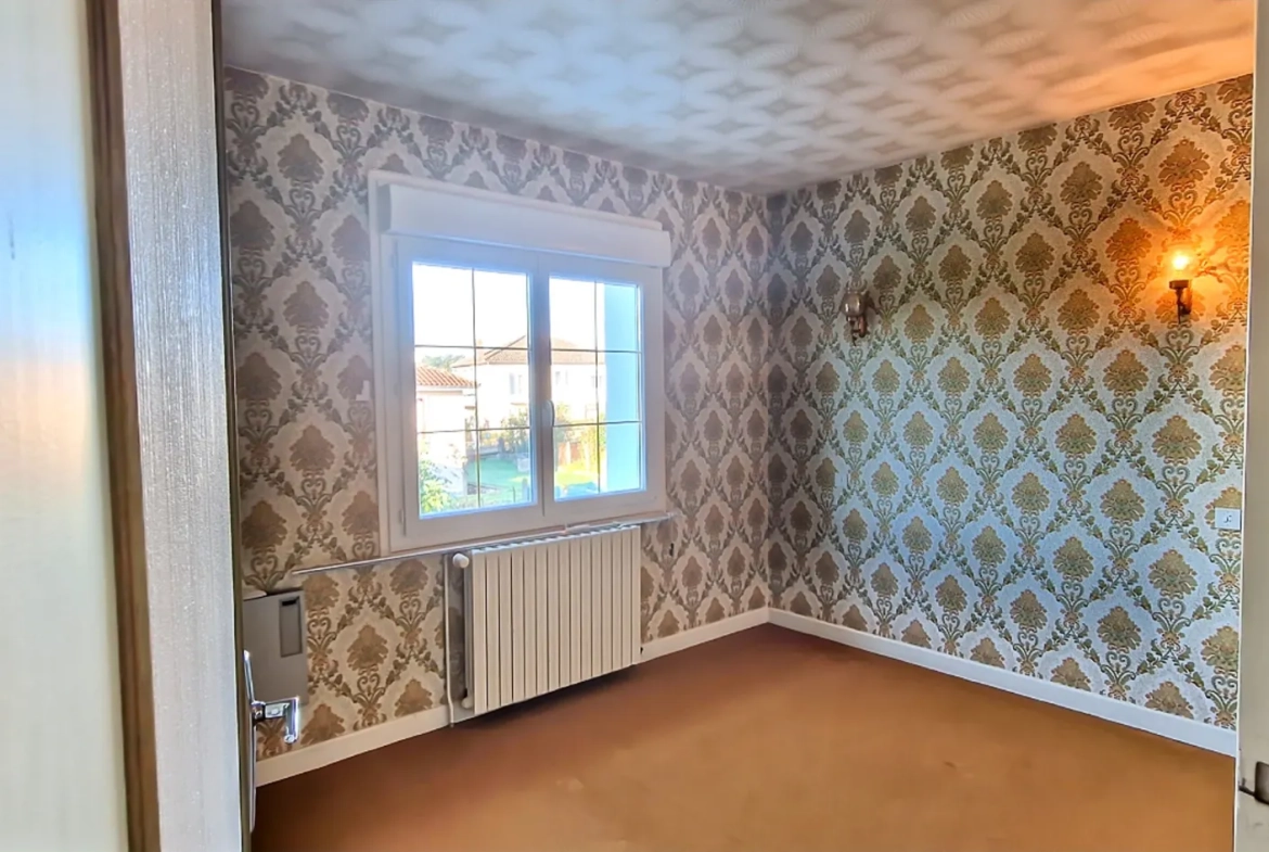 Maison de caractère de 3 niveaux avec 6 chambres, garage et jardin à Leyme dans le Lot 