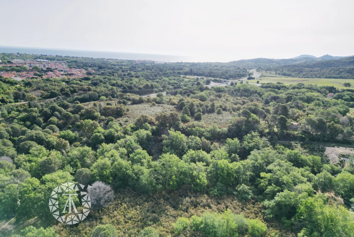 Terrain de loisir à vendre à Argeles-sur-Mer avec vue sur le château de Valmy 