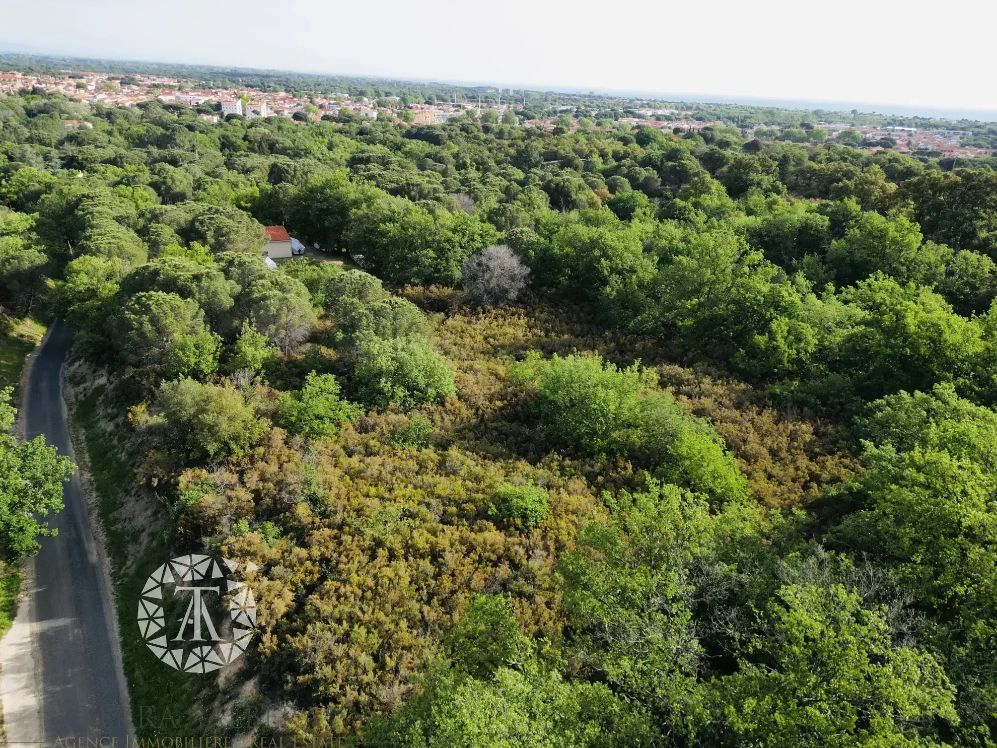 Terrain de loisir à vendre à Argeles-sur-Mer avec vue sur le château de Valmy 