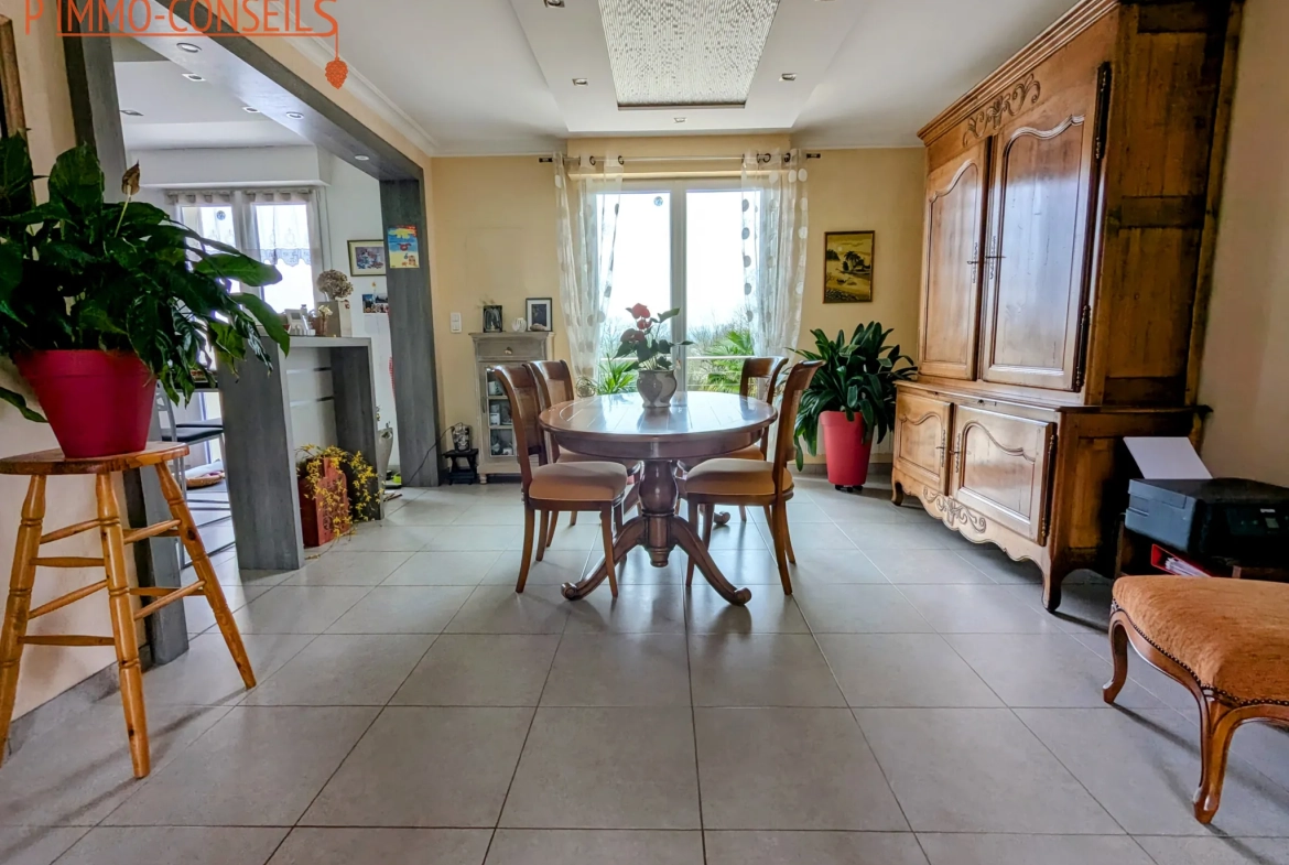 Maison familiale avec 4 chambres, sous-sol complet, emplacement idéal à Nort sur Erdre 