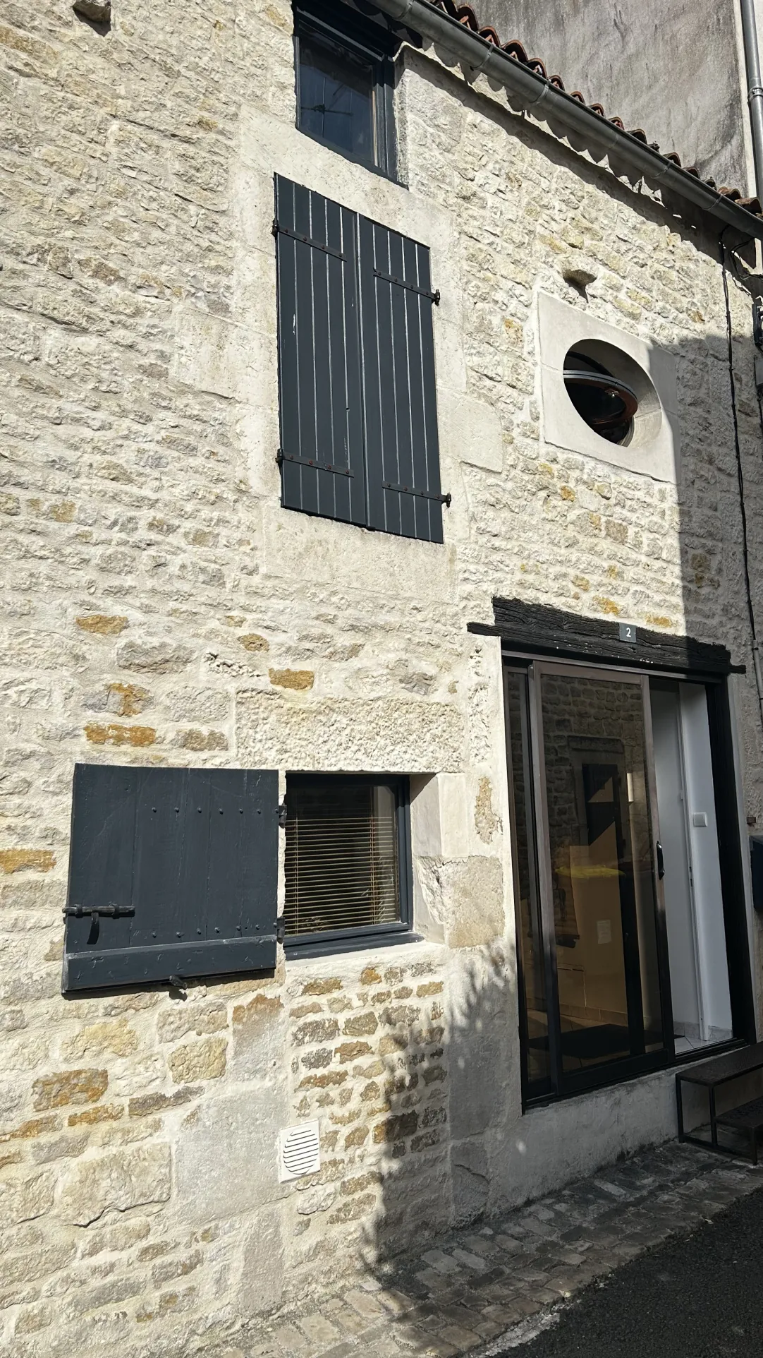 Maison de ville à Coulon, Charme et Terrasse au Cœur du Marais Poitevin 