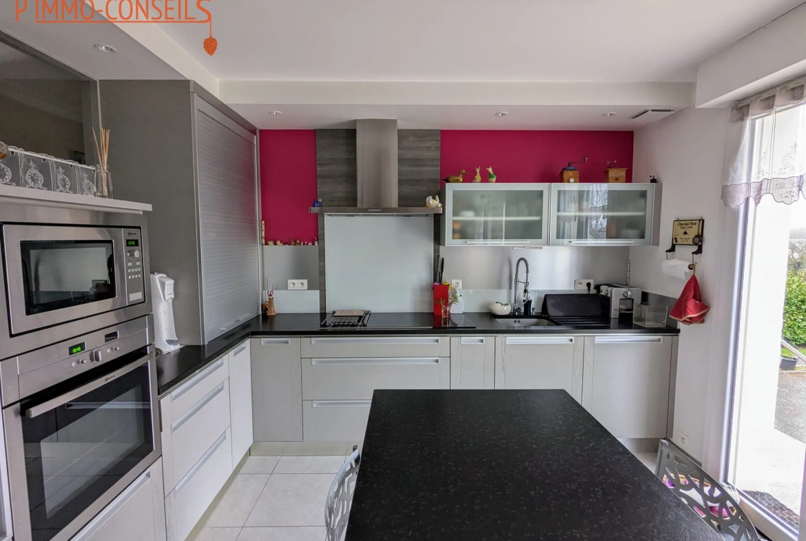 Maison familiale avec 4 chambres, sous-sol complet, emplacement idéal à Nort sur Erdre 
