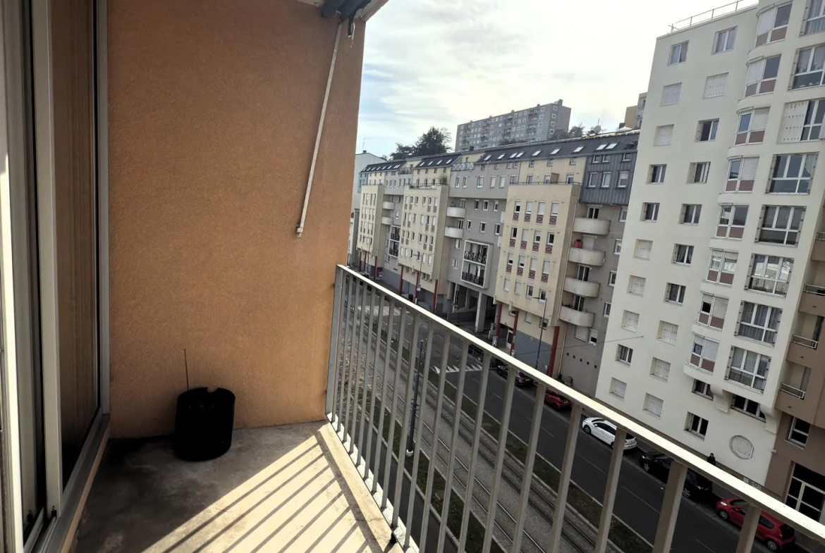 Appartement 4 pièces de 78m² à vendre à Saint-Étienne, secteur Bergson/La Terrasse 
