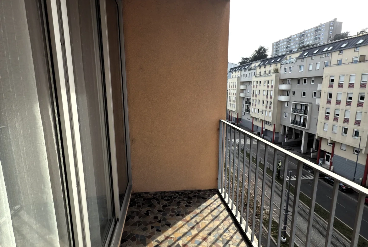 Appartement 4 pièces de 78m² à vendre à Saint-Étienne, secteur Bergson/La Terrasse 