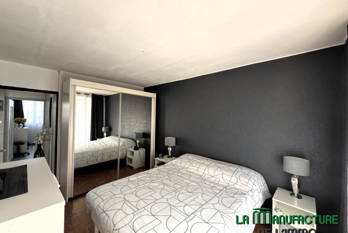 Appartement 4 pièces de 78m² à vendre à Saint-Étienne, secteur Bergson/La Terrasse 