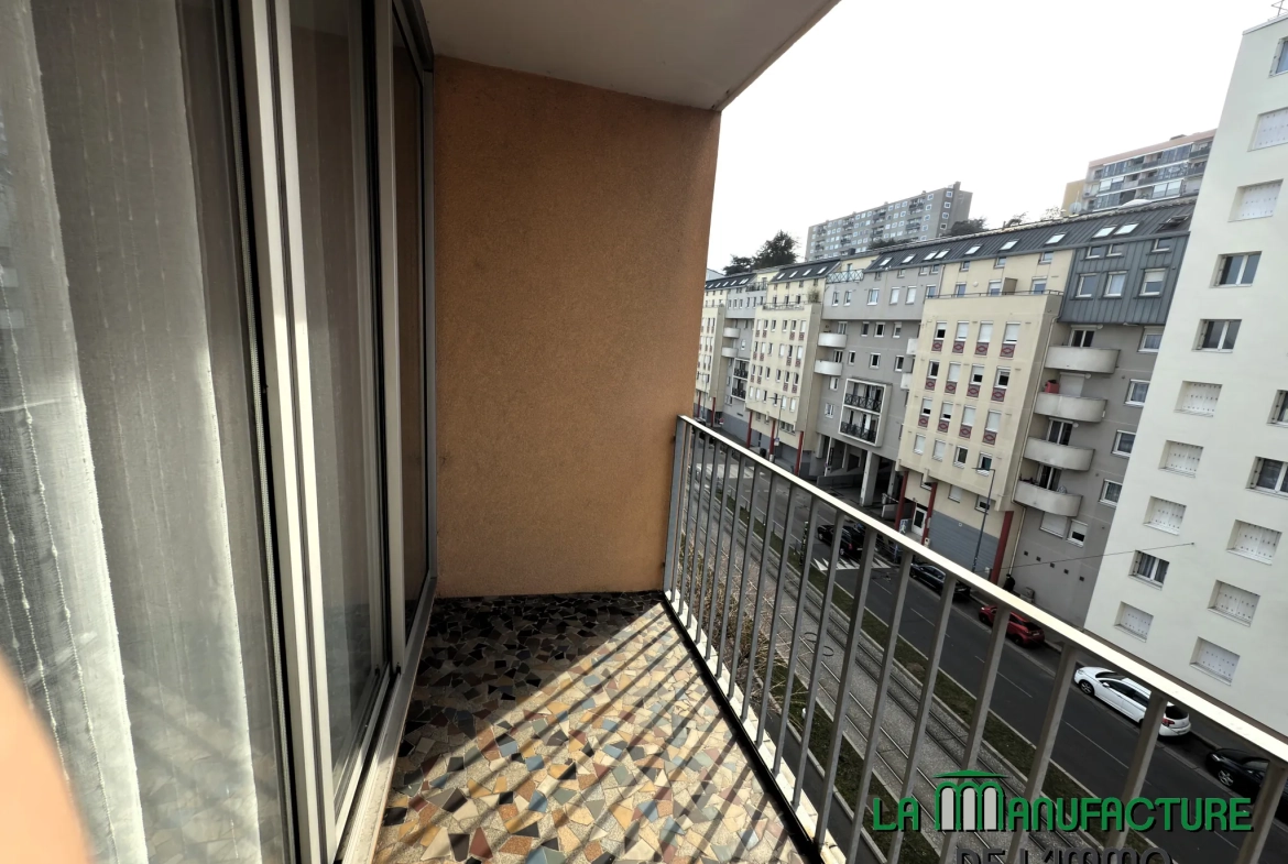 Appartement 4 pièces de 78m² à vendre à Saint-Étienne, secteur Bergson/La Terrasse 