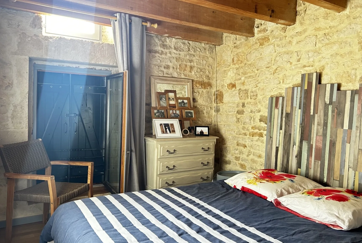 Maison de ville à Coulon, Charme et Terrasse au Cœur du Marais Poitevin 