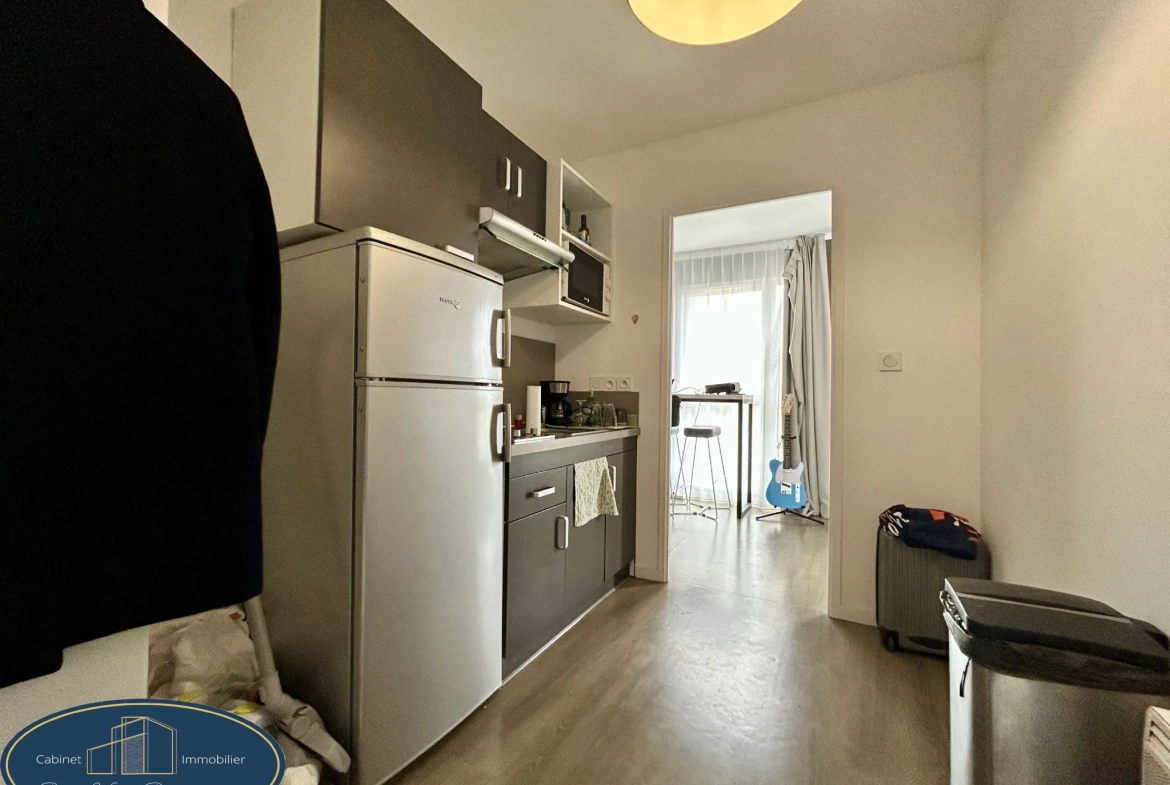 Studio T1 bis à Valenciennes avec location en cours, 32 m² dans résidence sécurisée 