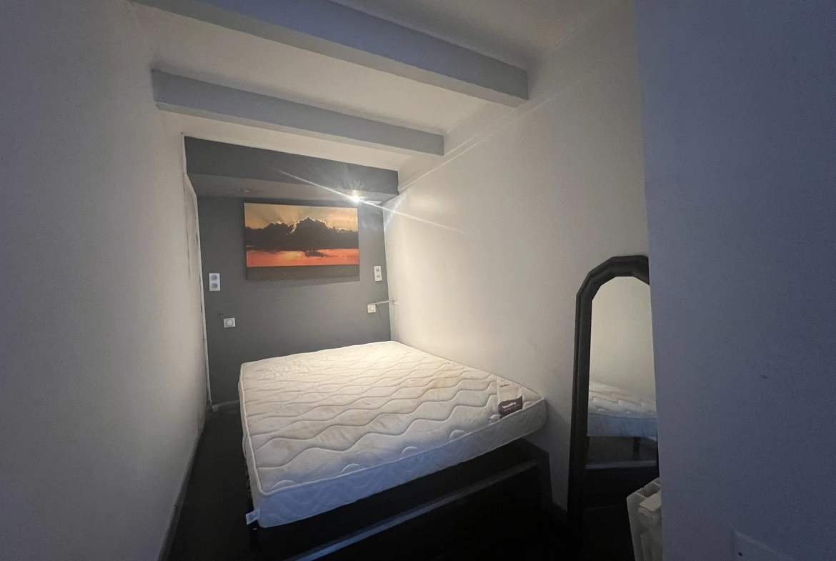 Appartement 3 pièces rénové avec terrasse à Cannes, proche Vieux Port 