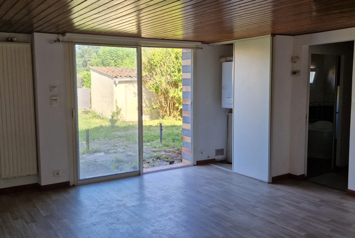 Maison ancienne à Margaux avec jardin et garage à rénover 