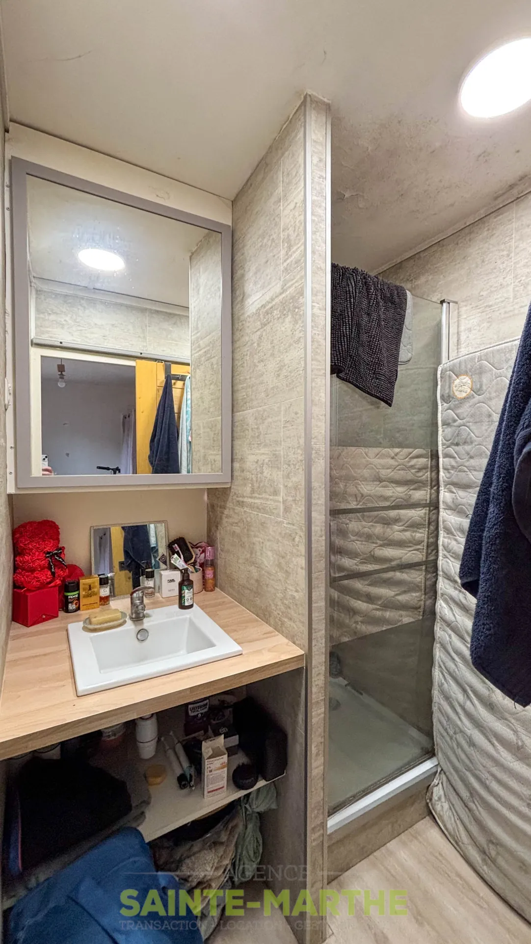 Studio à vendre au centre de Niort proche port Boinot, loué, chauffage électrique 