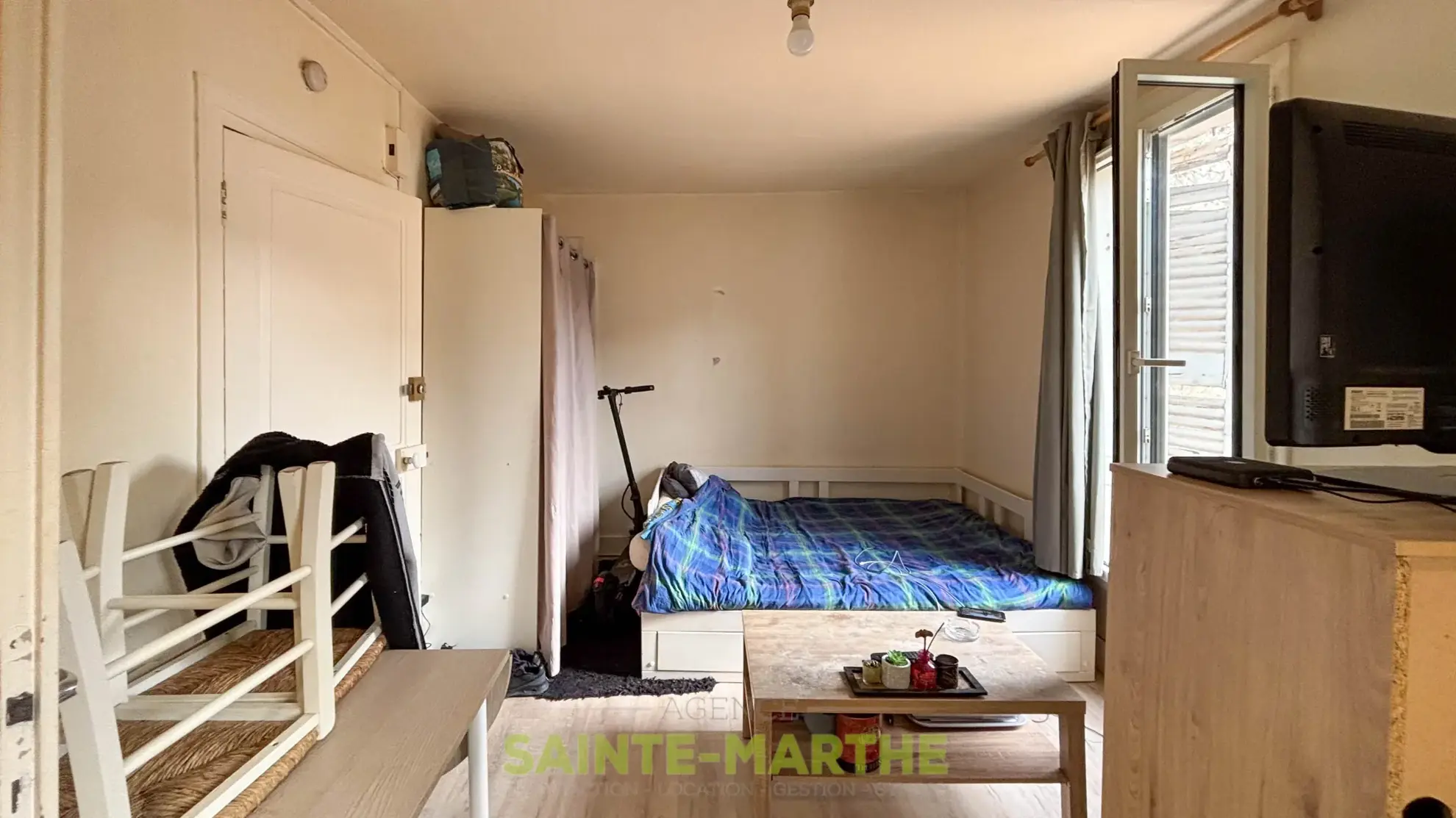 Studio à vendre au centre de Niort proche port Boinot, loué, chauffage électrique 