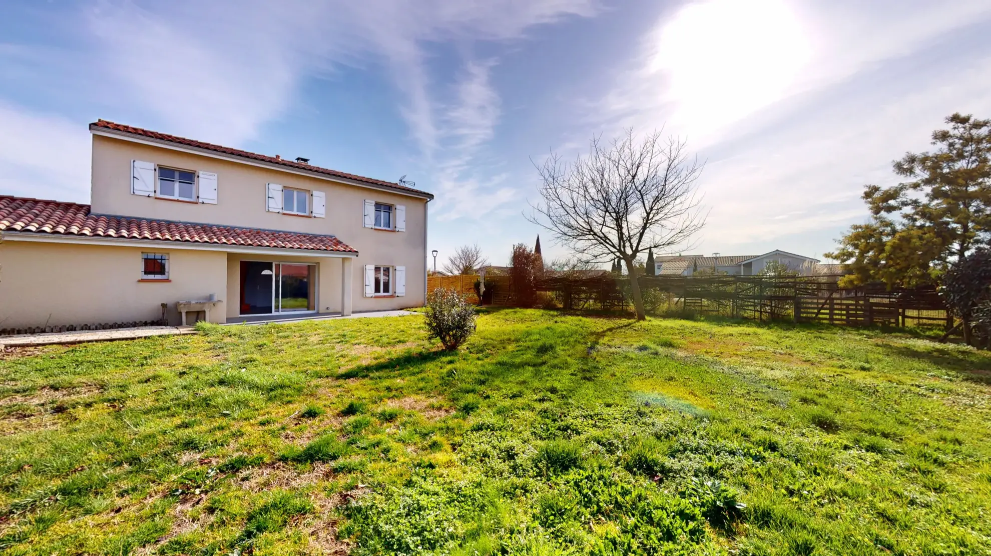 Maison 5 pièces de 127 m² à Grenade avec jardin et terrasse 