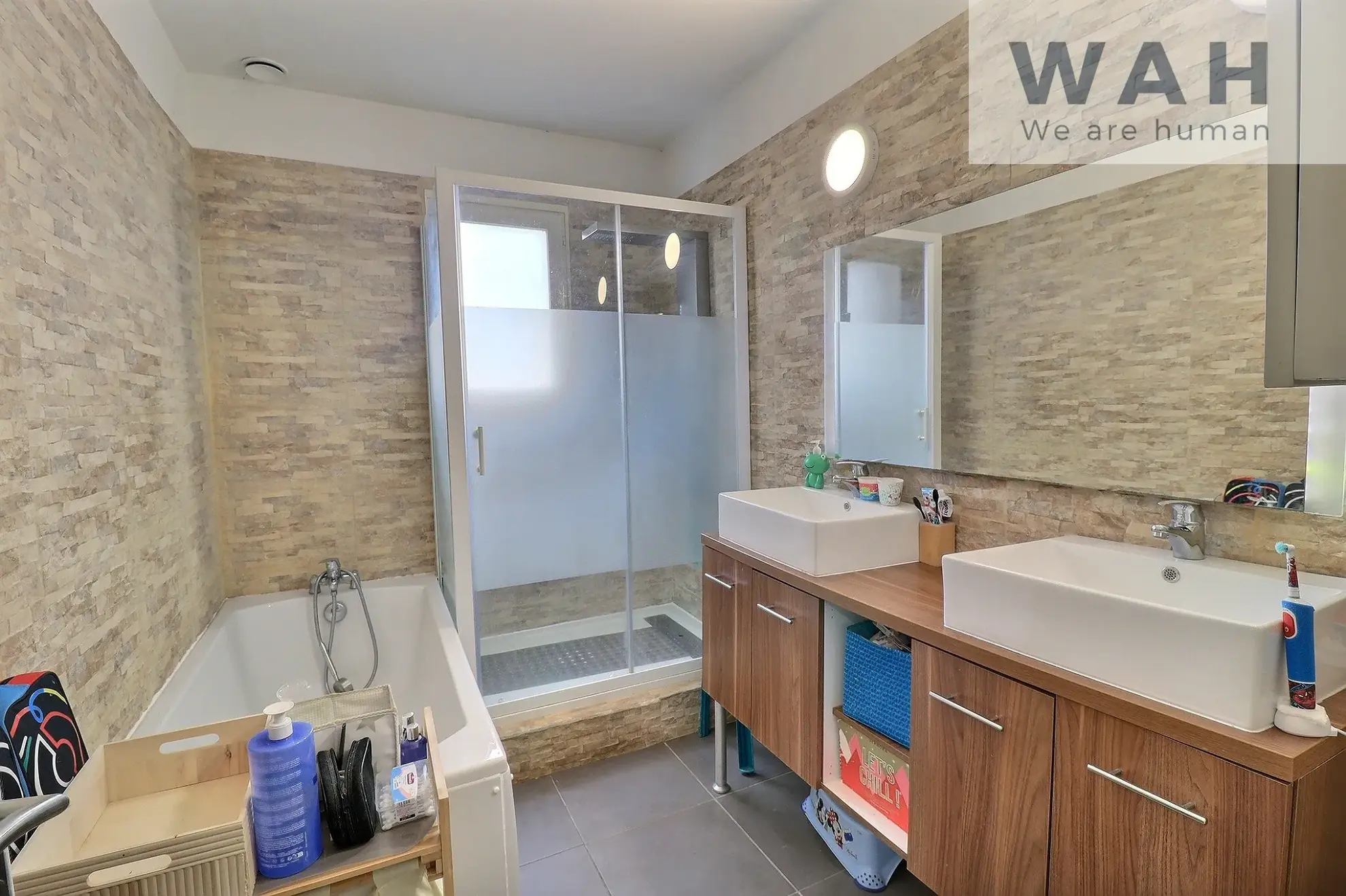 Maison de ville 7 pièces avec jardin à Saint Gilles - 164 m² 
