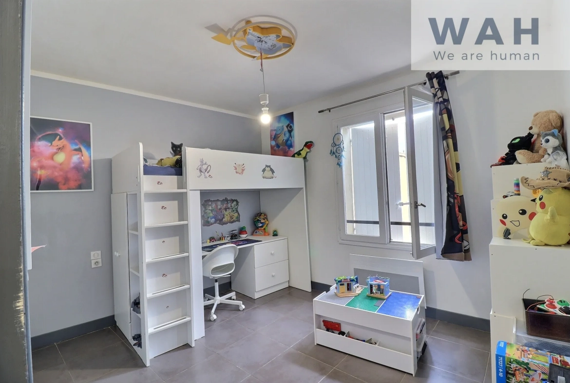 Maison de ville 7 pièces avec jardin à Saint Gilles - 164 m² 