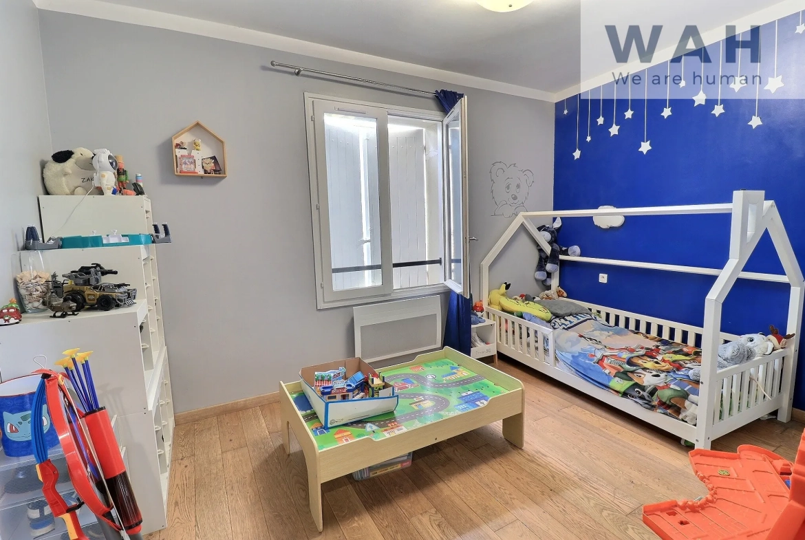 Maison de ville 7 pièces avec jardin à Saint Gilles - 164 m² 