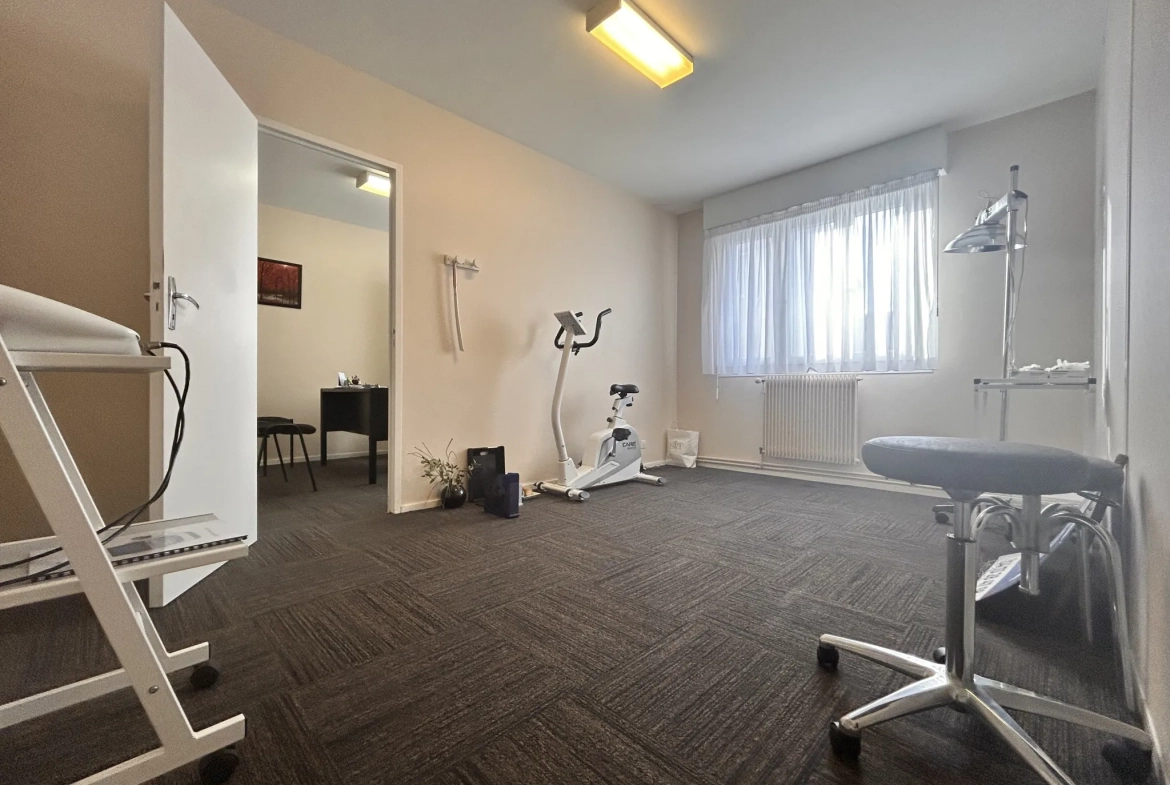 Appartement lumineux de 101,80 m² avec espace professionnel à Beaumont 