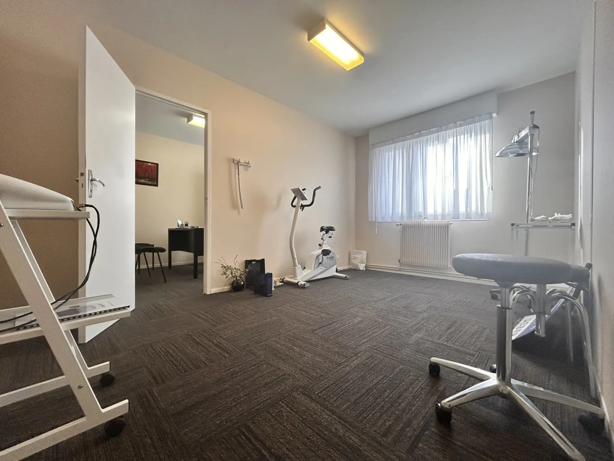 Appartement lumineux de 101,80 m² avec espace professionnel à Beaumont 