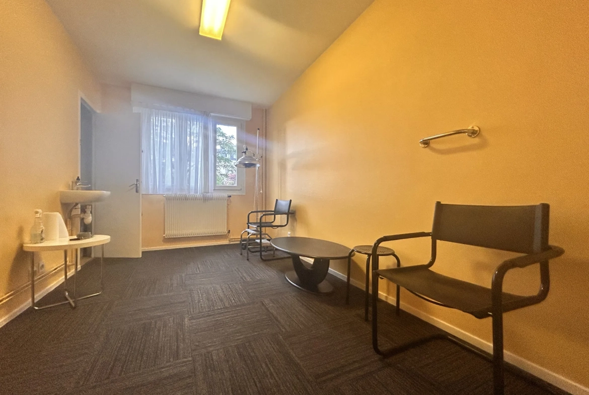 Appartement lumineux de 101,80 m² avec espace professionnel à Beaumont 