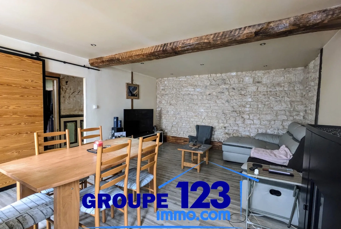Maison avec dépendances et potentiel d’aménagement à Cheny (89400) 