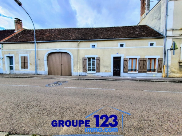 Maison avec dépendances et potentiel d’aménagement à Cheny (89400)