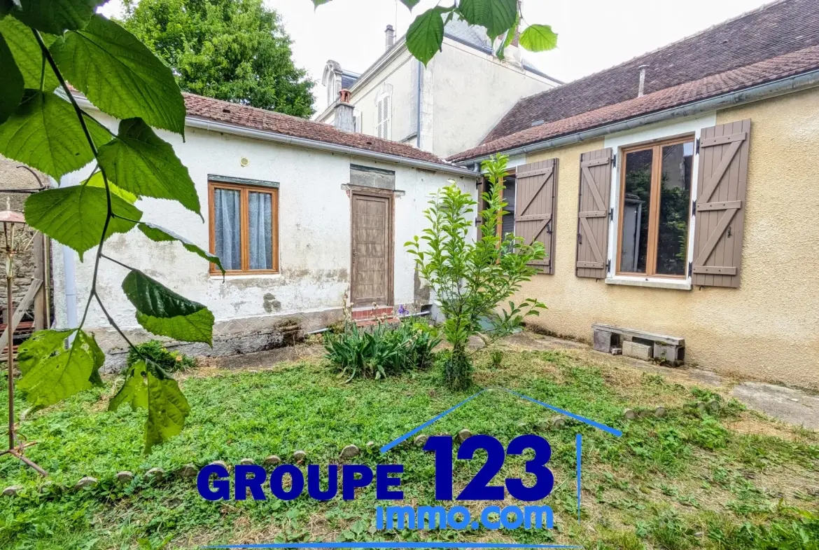 Maison avec dépendances et potentiel d’aménagement à Cheny (89400) 