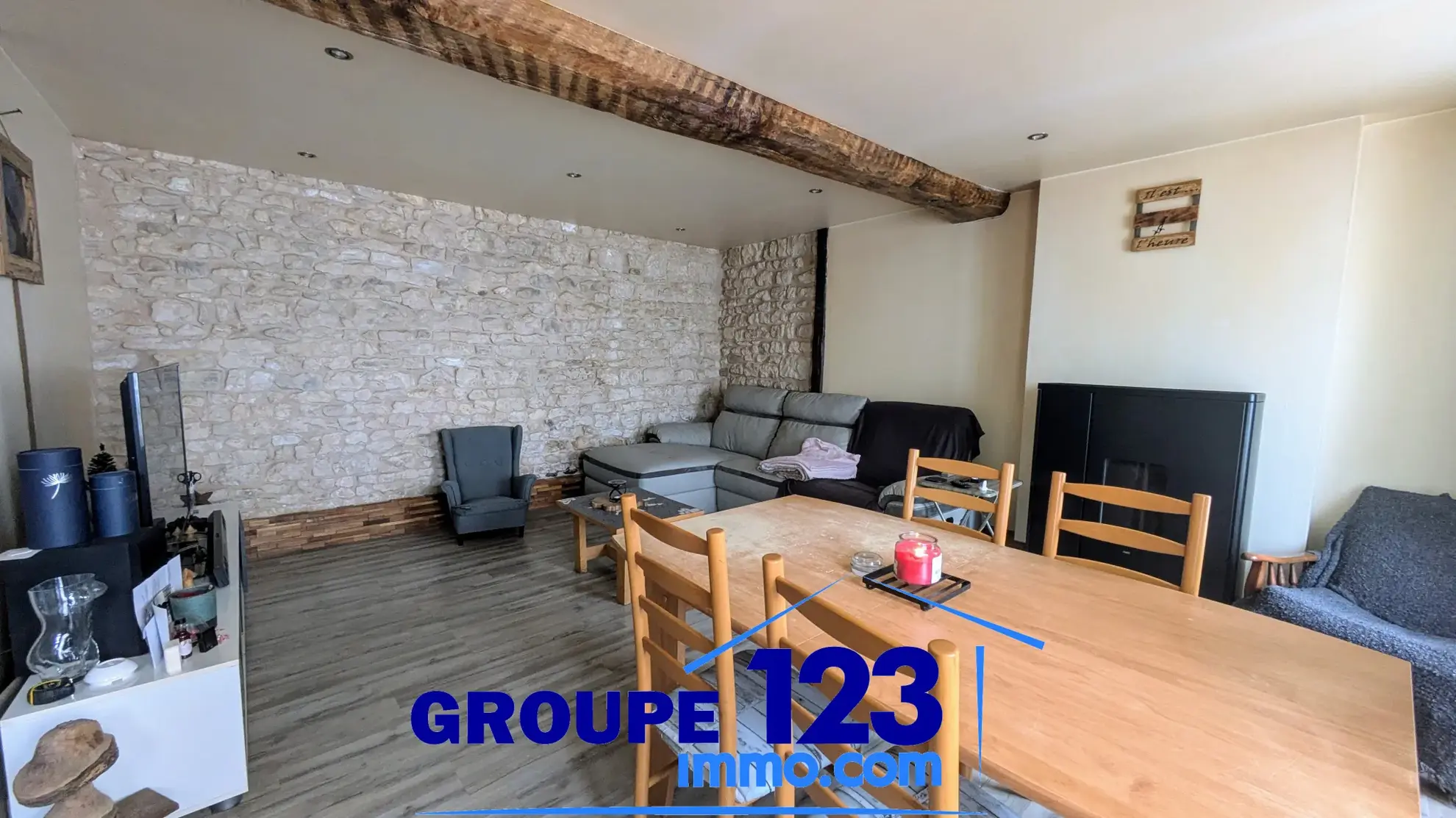 Maison avec dépendances et potentiel d’aménagement à Cheny (89400) 