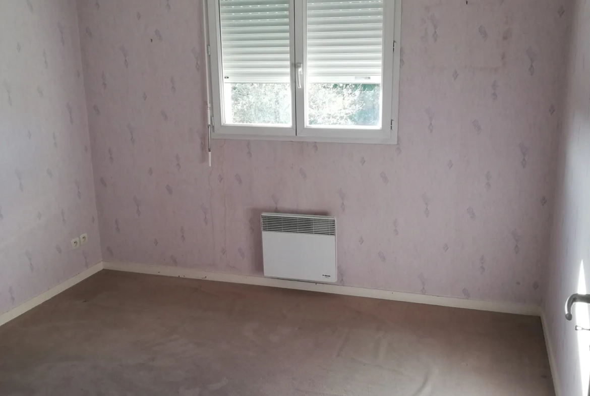Appartement lumineux de 2 pièces avec balcon et parking à Vierzon 