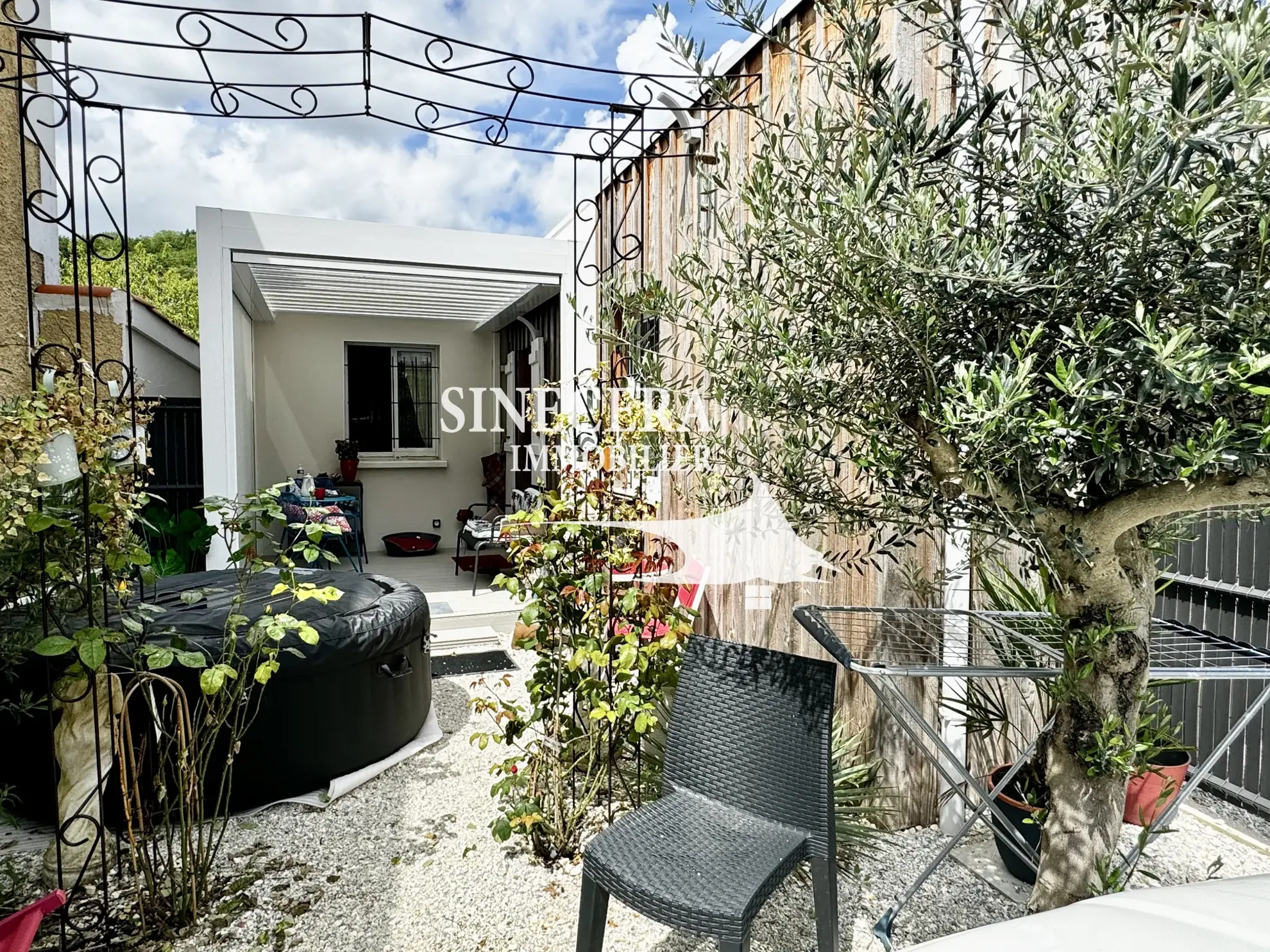Petite maison moderne de 41 m² à Périgueux, quartier Toulon - Beaulieu 