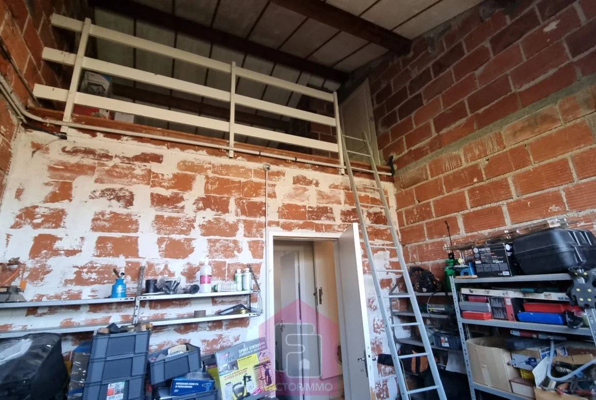 Maison à vendre à Puy l'Évêque avec garage et jardin - Potentiel d'extension 