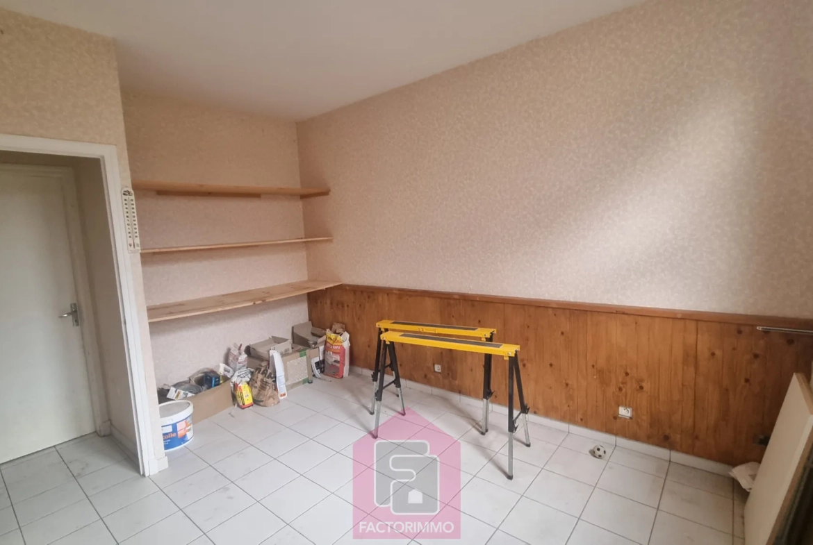 Maison à vendre à Puy l'Évêque avec garage et jardin - Potentiel d'extension 