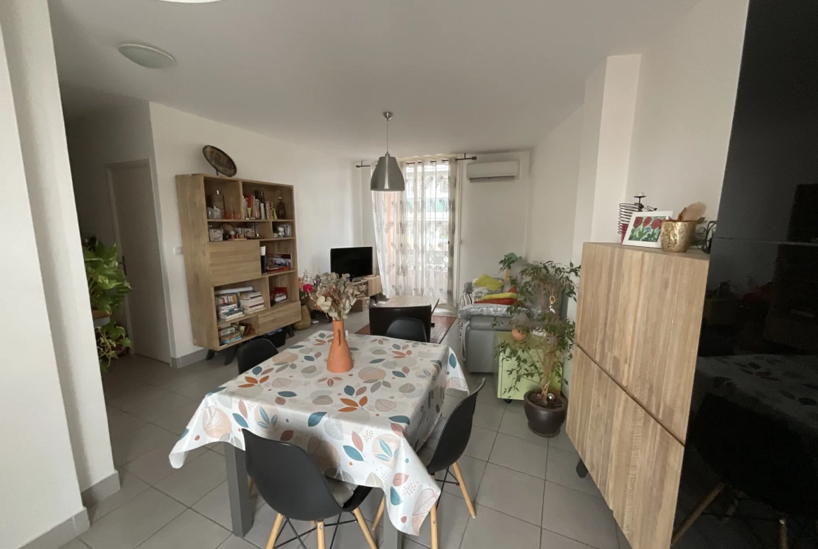 Appartement 2 pièces en dernier étage au centre-ville de Cagnes-sur-Mer 