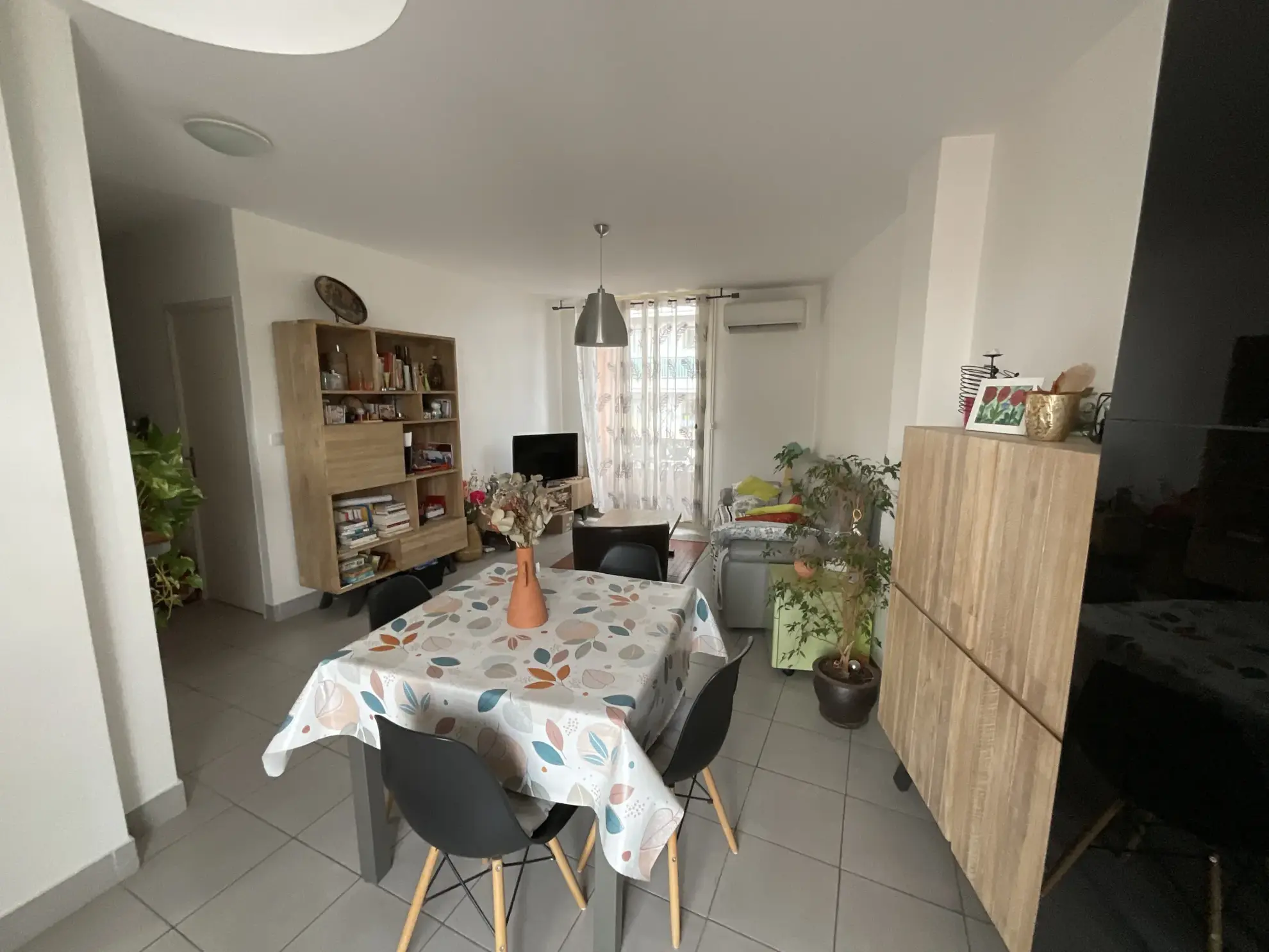 Appartement 2 pièces en dernier étage au centre-ville de Cagnes-sur-Mer 