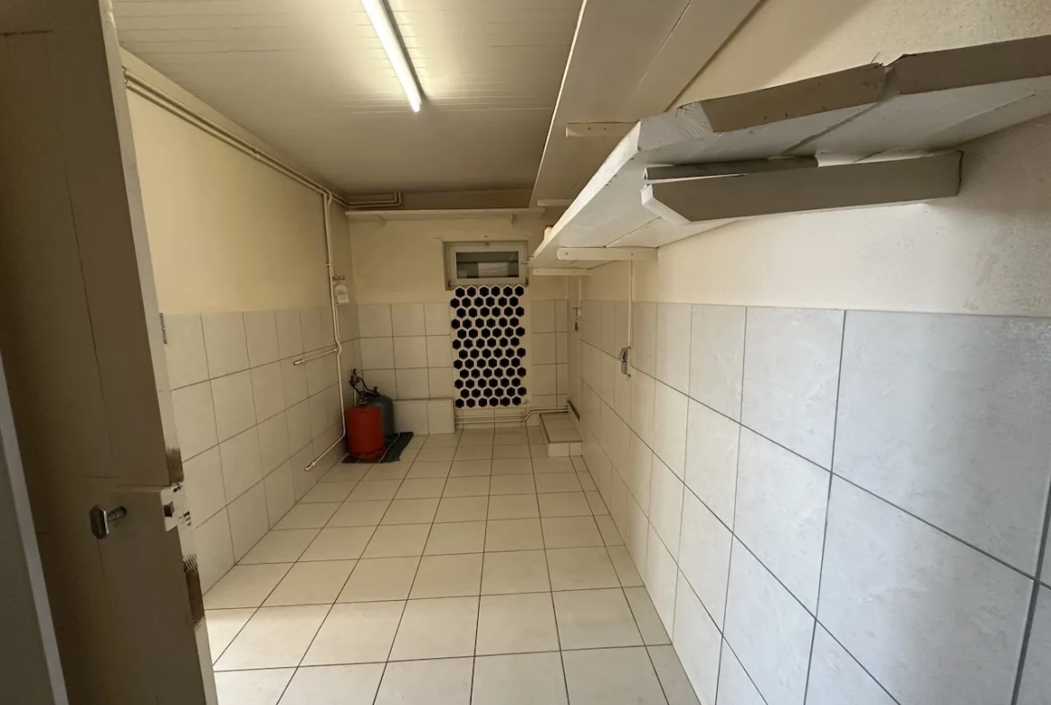 Maison rénovée avec 3 chambres et terrain de 1,7 ha à Chambilly 