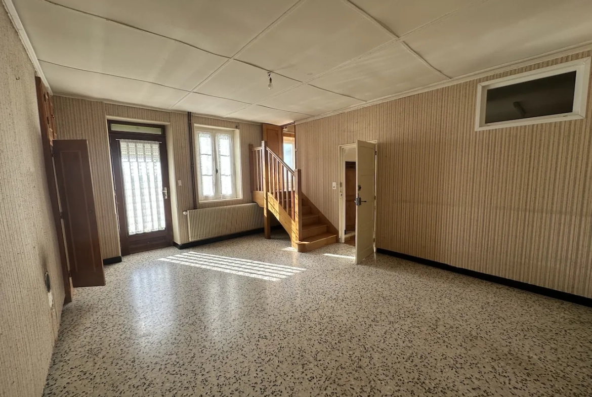 Maison rénovée avec 3 chambres et terrain de 1,7 ha à Chambilly 