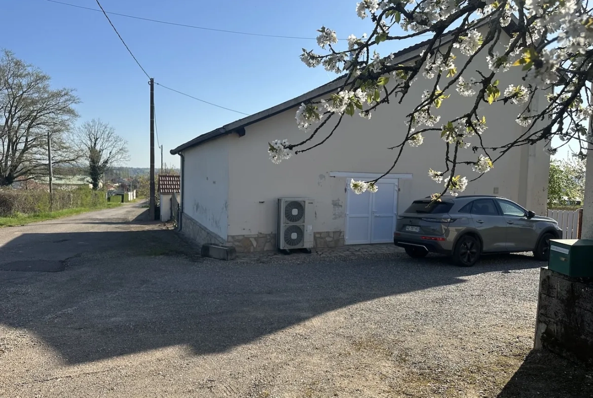 Maison rénovée avec 3 chambres et terrain de 1,7 ha à Chambilly 