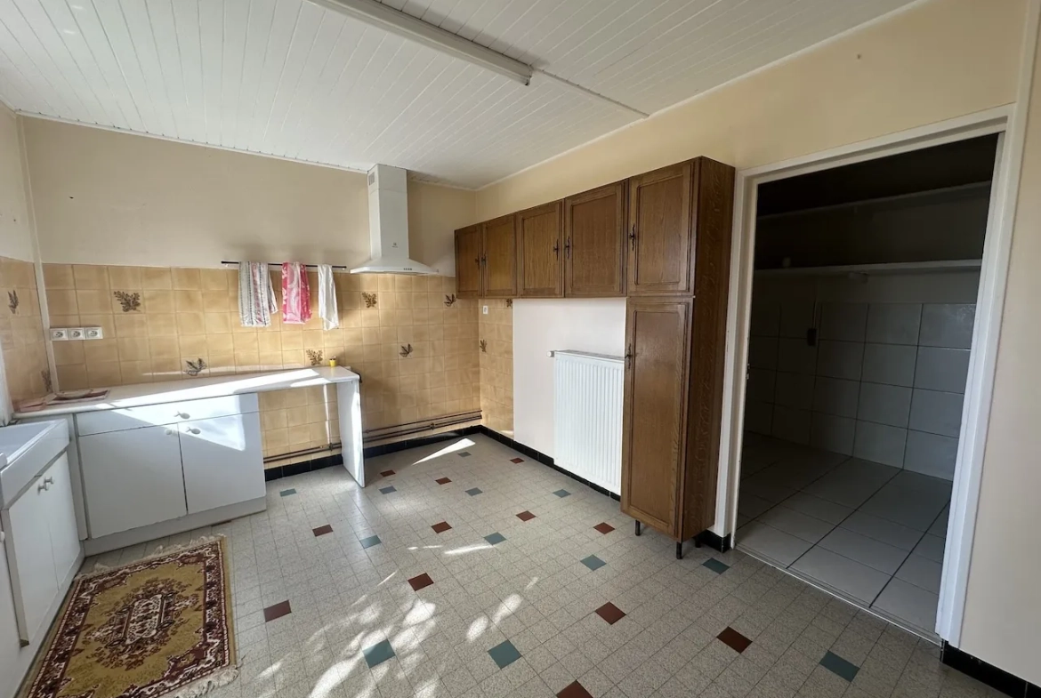 Maison rénovée avec 3 chambres et terrain de 1,7 ha à Chambilly 