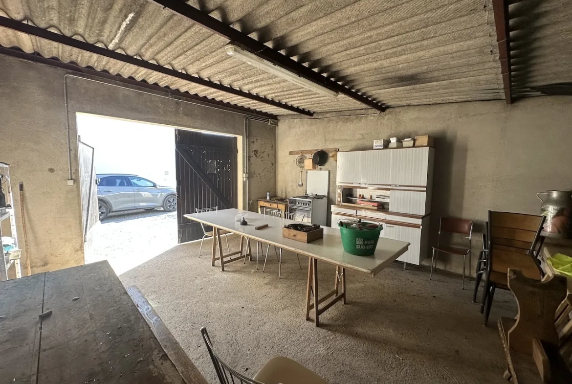 Maison rénovée avec 3 chambres et terrain de 1,7 ha à Chambilly 