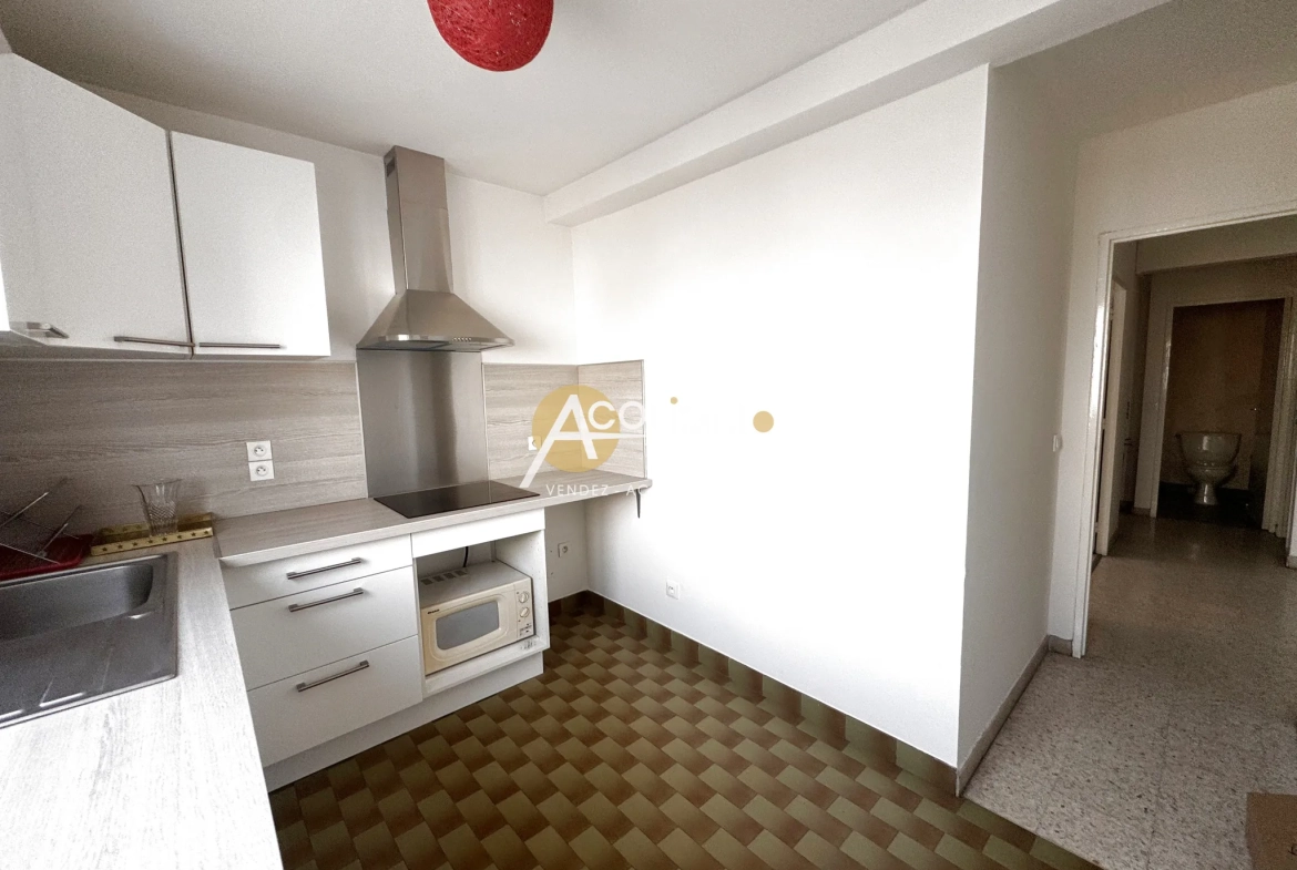 Appartement T3 avec balcon à La Seyne-sur-Mer – Résidence sécurisée, proche écoles et commerces 