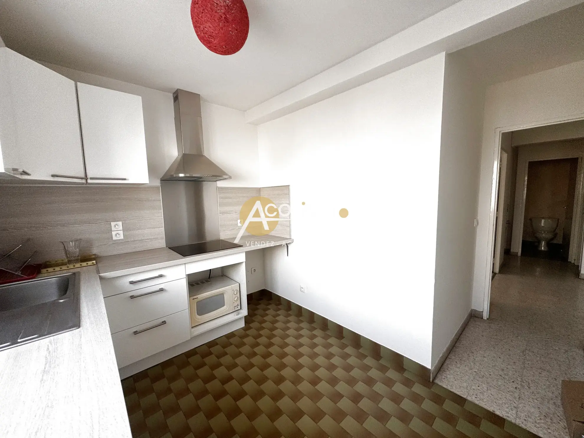 Appartement T3 avec balcon à La Seyne-sur-Mer – Résidence sécurisée, proche écoles et commerces 