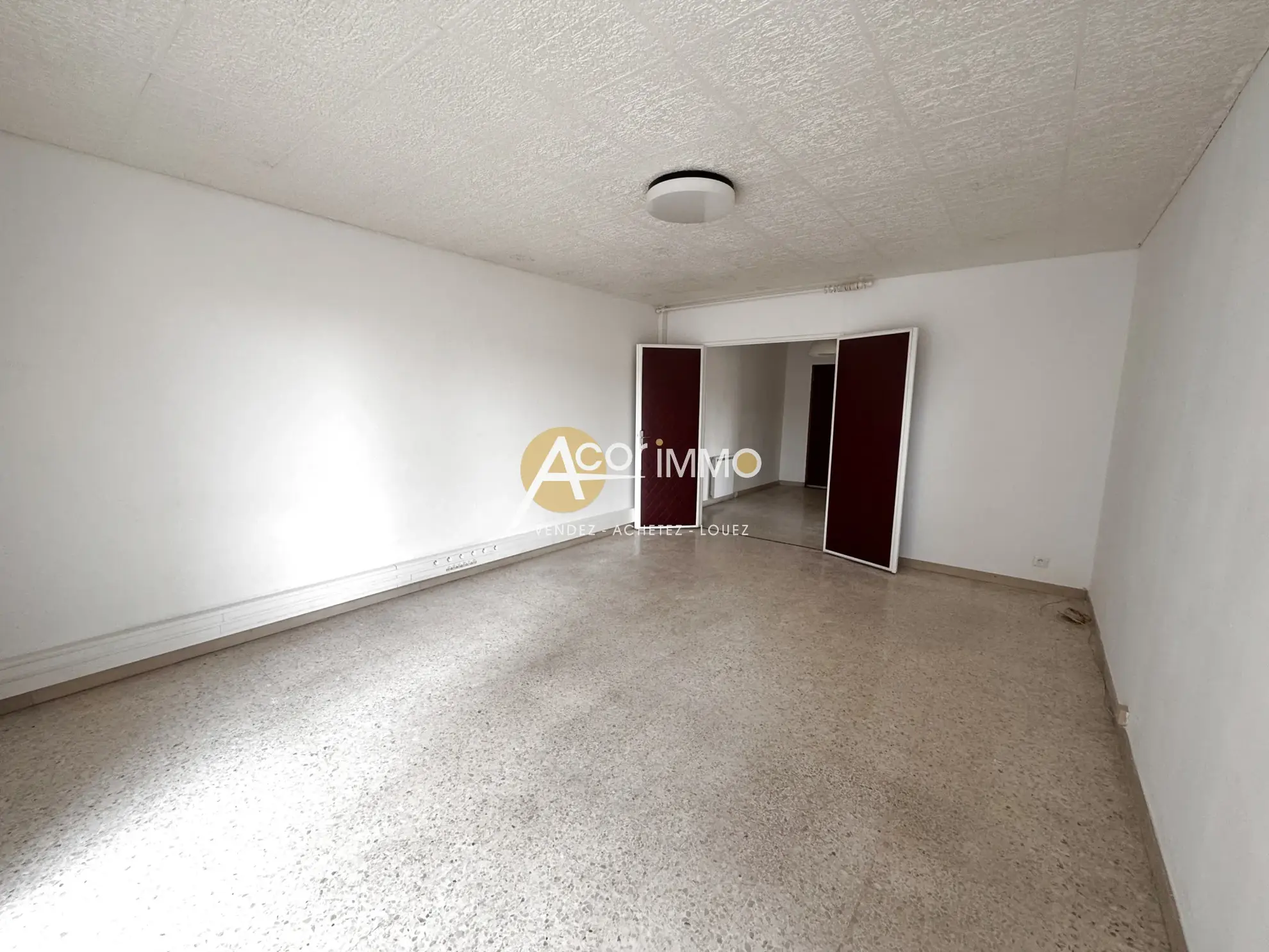Appartement T3 avec balcon à La Seyne-sur-Mer – Résidence sécurisée, proche écoles et commerces 