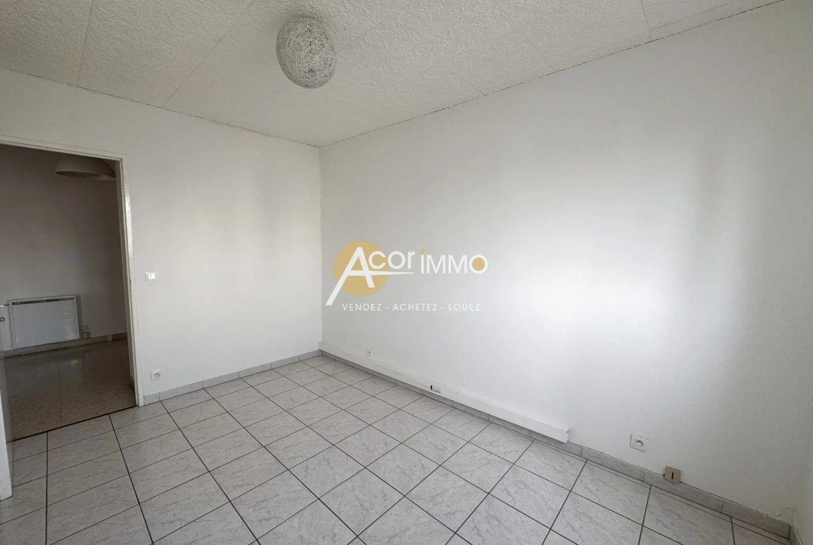 Appartement T3 avec balcon à La Seyne-sur-Mer – Résidence sécurisée, proche écoles et commerces 