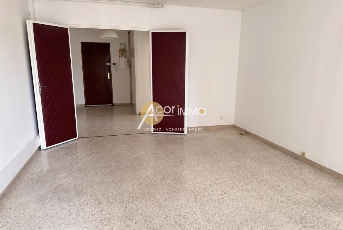 Appartement T3 avec balcon à La Seyne-sur-Mer – Résidence sécurisée, proche écoles et commerces 