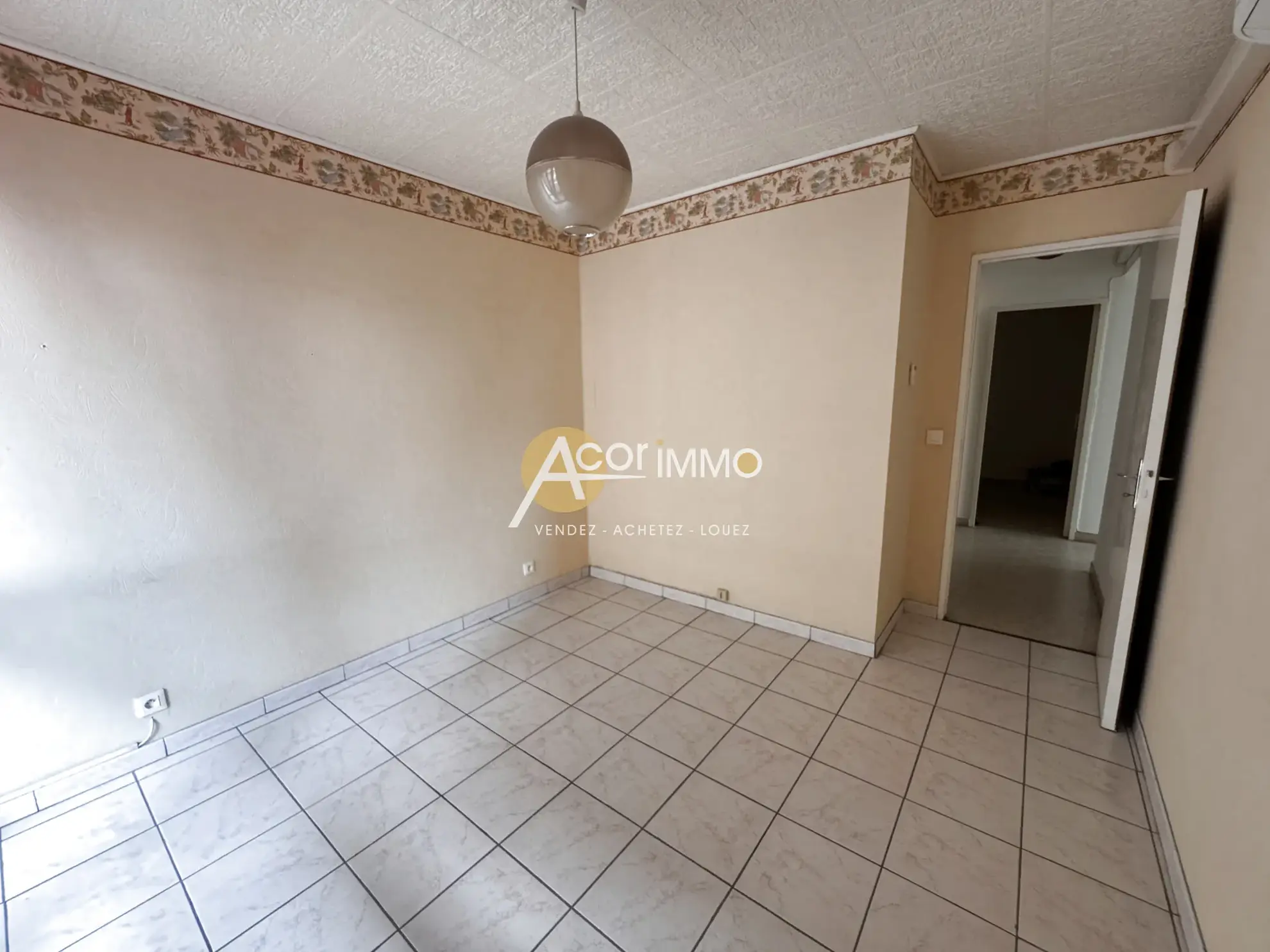 Appartement T3 avec balcon à La Seyne-sur-Mer – Résidence sécurisée, proche écoles et commerces 