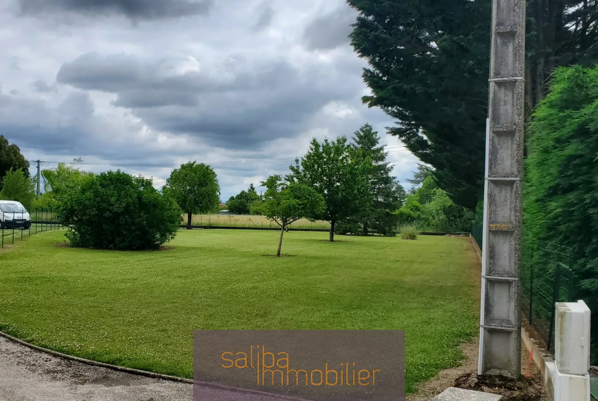 Terrain à bâtir de 2020 m² à Gaillac, calme et proche du centre-ville 