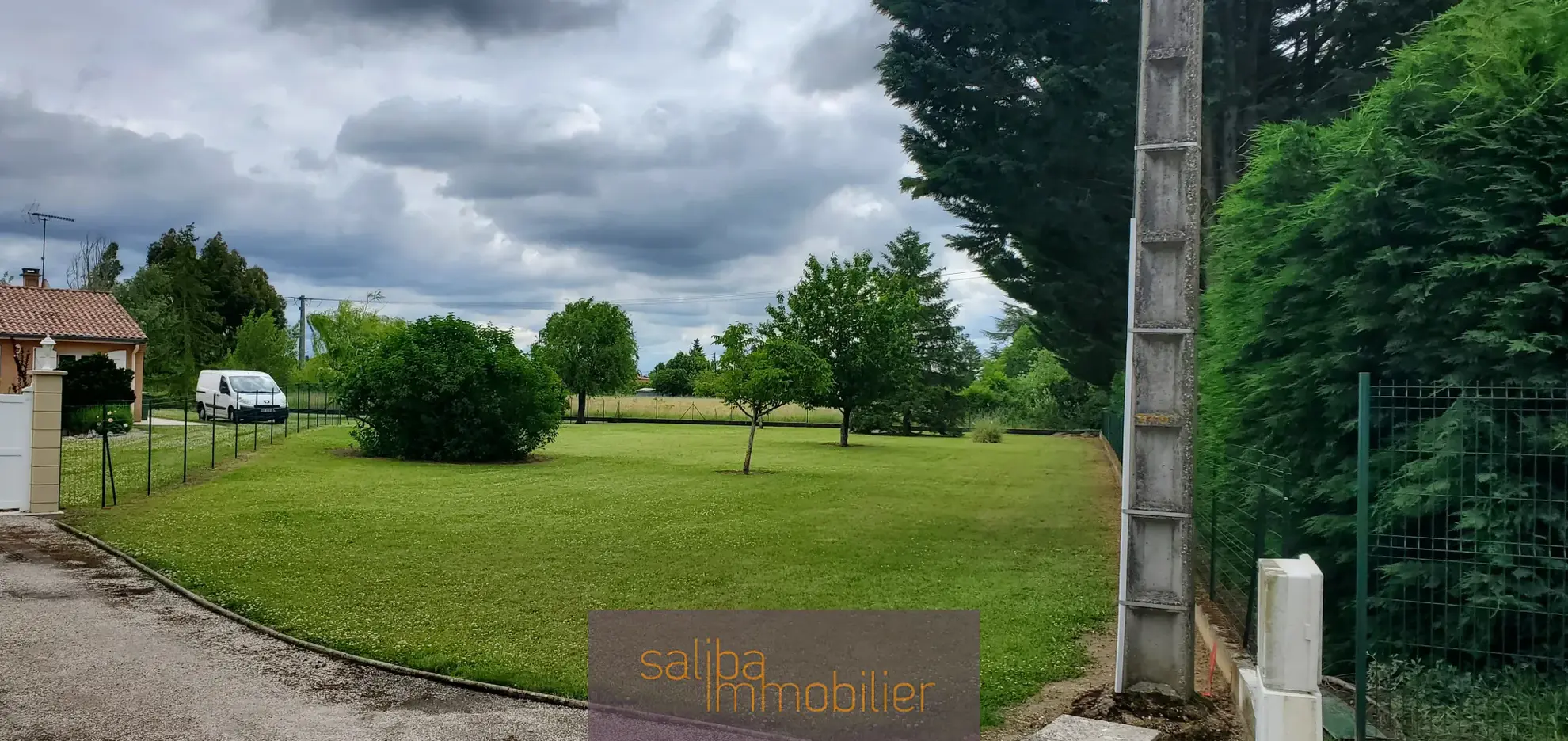 Terrain à bâtir de 2020 m² à Gaillac, calme et proche du centre-ville 