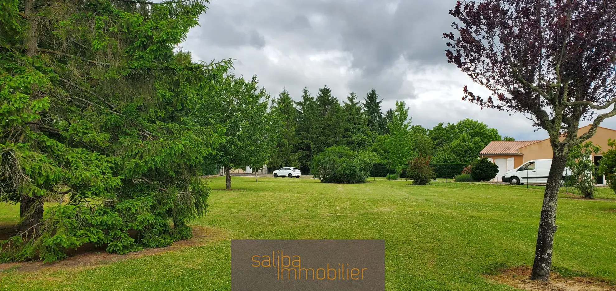 Terrain à bâtir de 2020 m² à Gaillac, calme et proche du centre-ville 