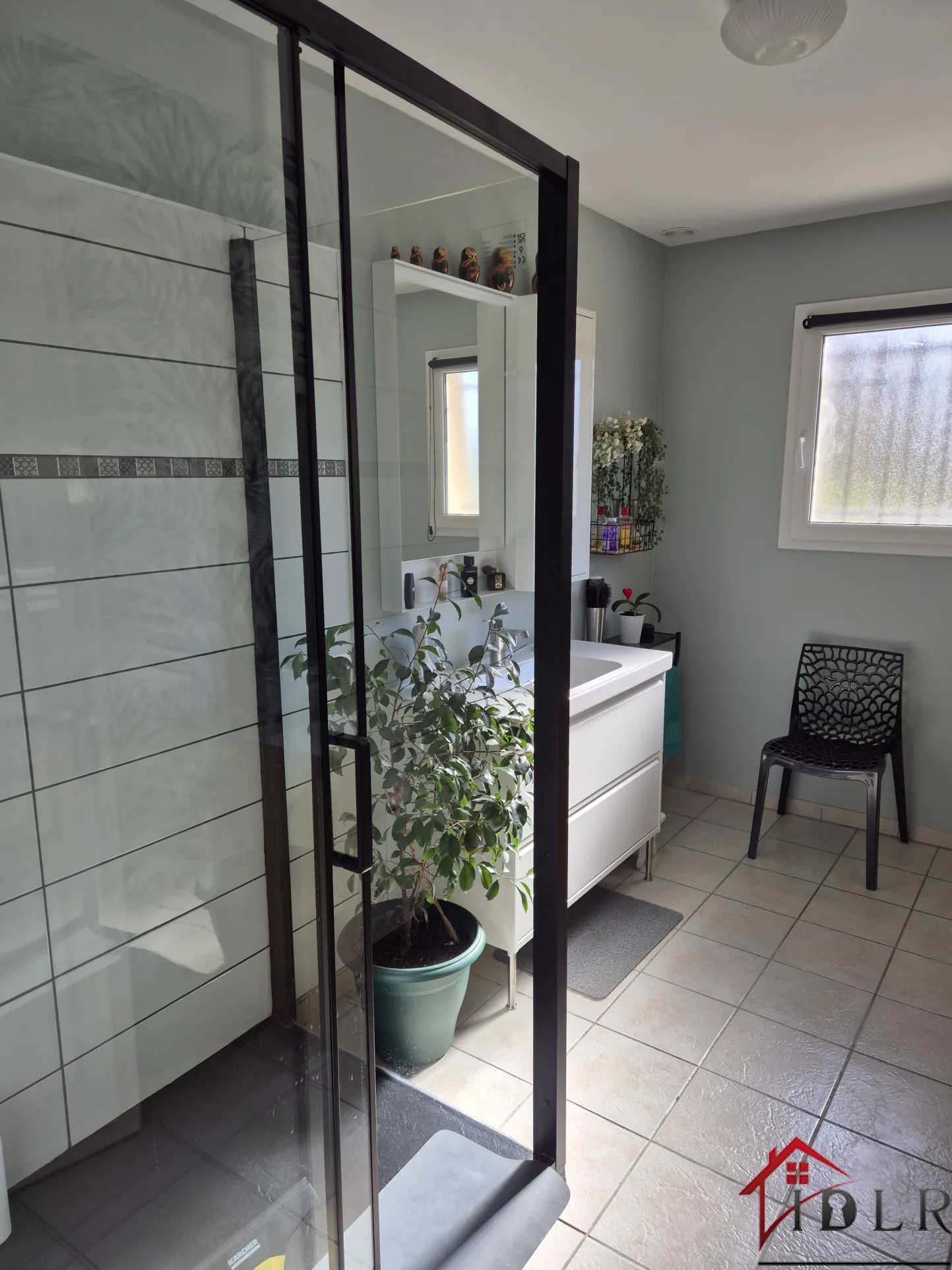 Maison de plain-pied avec 3 chambres, garage et jardin à Wassy 
