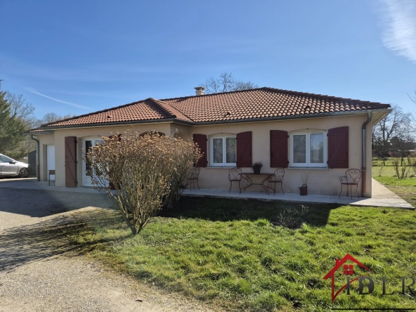 Maison de plain-pied avec 3 chambres, garage et jardin à Wassy
